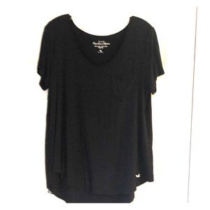 Hollister 1 pocket tee. Black.